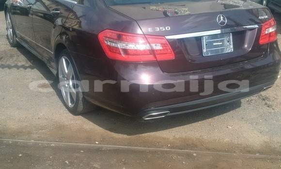 Acheter Occasion Voiture Mercedes-Benz E-klasse Noir à Ipokia, État d'Ogun Acheter Occasion Voiture Mercedes-Benz E-klasse Noir à Ipokia, État d'Ogun