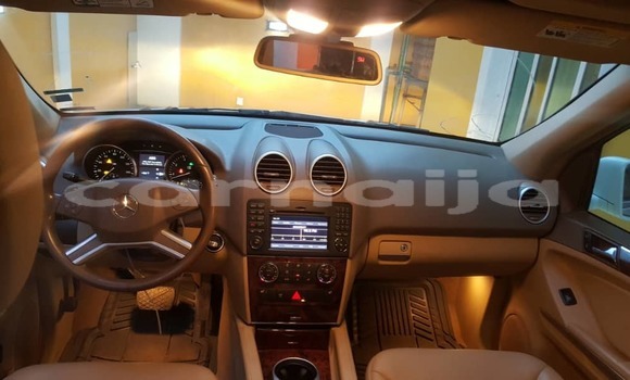 Acheter Neuf Voiture Mercedes-Benz ML–Class Blanc à Ipokia, État d'Ogun Acheter Neuf Voiture Mercedes-Benz ML–Class Blanc à Ipokia, État d'Ogun