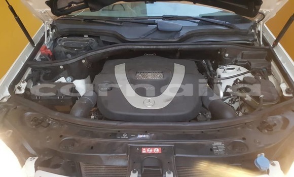 Acheter Neuf Voiture Mercedes-Benz ML–Class Blanc à Ipokia, État d'Ogun Acheter Neuf Voiture Mercedes-Benz ML–Class Blanc à Ipokia, État d'Ogun