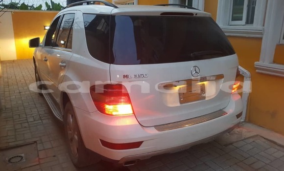 Acheter Neuf Voiture Mercedes-Benz ML–Class Blanc à Ipokia, État d'Ogun Acheter Neuf Voiture Mercedes-Benz ML–Class Blanc à Ipokia, État d'Ogun