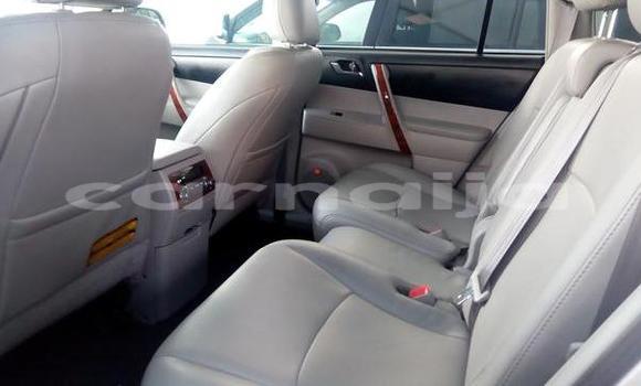 Buy Used Toyota Highlander Silver Car in Surulere in Lagos State
