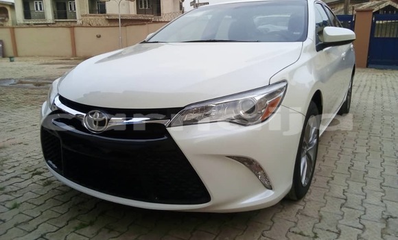 Acheter Occasion Voiture Toyota Highlander Blanc à Lagos, État de Lagos Acheter Occasion Voiture Toyota Highlander Blanc à Lagos, État de Lagos