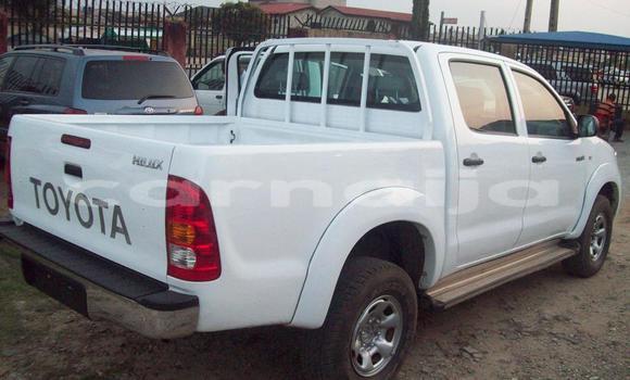 Acheter Neuf Voiture Toyota Hilux Surf Blanc à Lagos, État de Lagos Acheter Neuf Voiture Toyota Hilux Surf Blanc à Lagos, État de Lagos