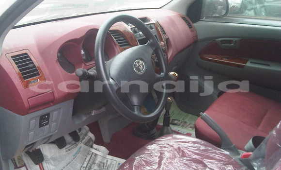Acheter Neuf Voiture Toyota Hilux Blanc à Lagos, État de Lagos Acheter Neuf Voiture Toyota Hilux Blanc à Lagos, État de Lagos