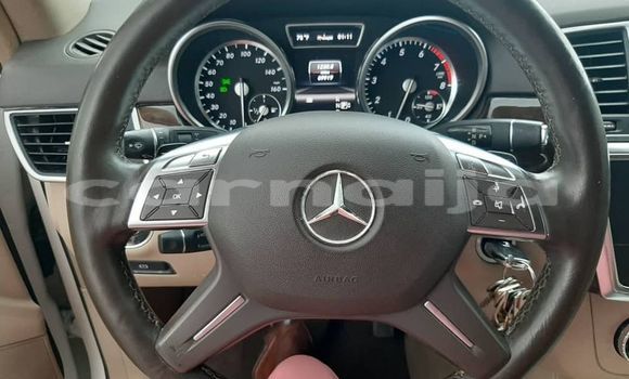 Acheter Occasion Voiture Mercedes-Benz ML–Class Blanc à Lagos, État de Lagos Acheter Occasion Voiture Mercedes-Benz ML–Class Blanc à Lagos, État de Lagos