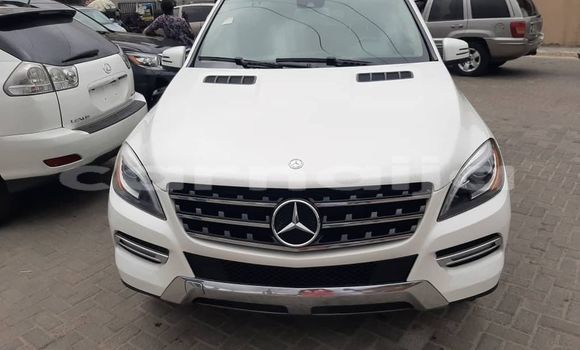 Acheter Occasion Voiture Mercedes-Benz ML–Class Blanc à Lagos, État de Lagos Acheter Occasion Voiture Mercedes-Benz ML–Class Blanc à Lagos, État de Lagos