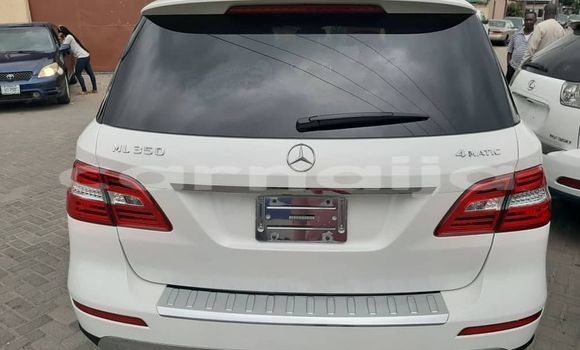 Acheter Occasion Voiture Mercedes-Benz ML–Class Blanc à Lagos, État de Lagos Acheter Occasion Voiture Mercedes-Benz ML–Class Blanc à Lagos, État de Lagos