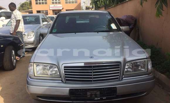 Acheter Neuf Voiture Mercedes-Benz 270D Autre à Lagos, État de Lagos Acheter Neuf Voiture Mercedes-Benz 270D Autre à Lagos, État de Lagos