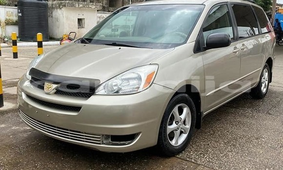 Buy Used Toyota Sienna Beige Car in Lagos in Lagos State