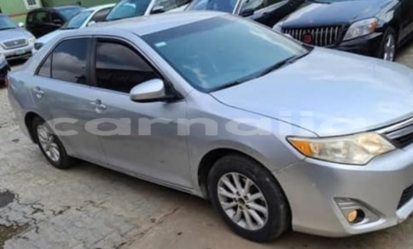 Acheter Occasion Voiture Toyota Camry Gris à Aba, État d'Abia Acheter Occasion Voiture Toyota Camry Gris à Aba, État d'Abia