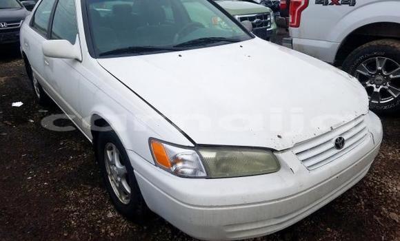 Acheter Neuf Voiture Toyota Camry Blanc à Asaba, État du Delta Acheter Neuf Voiture Toyota Camry Blanc à Asaba, État du Delta