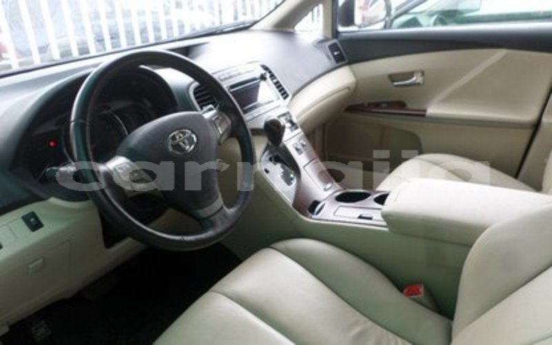 Big with watermark toyota venza 2013 6fbc66dec04950c3d33537cf19e06269
