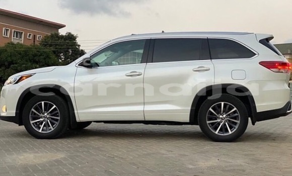 Acheter Occasion Voiture Toyota Highlander Blanc à Lagos, État de Lagos Acheter Occasion Voiture Toyota Highlander Blanc à Lagos, État de Lagos