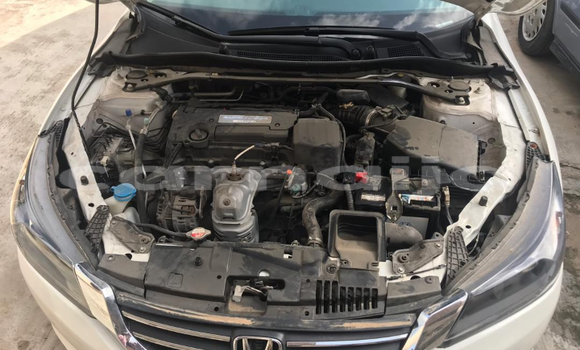 Acheter Occasion Voiture Honda Accord Blanc à Surulere, État de Lagos Acheter Occasion Voiture Honda Accord Blanc à Surulere, État de Lagos