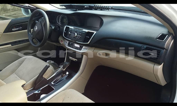 Acheter Occasion Voiture Honda Accord Blanc à Surulere, État de Lagos Acheter Occasion Voiture Honda Accord Blanc à Surulere, État de Lagos