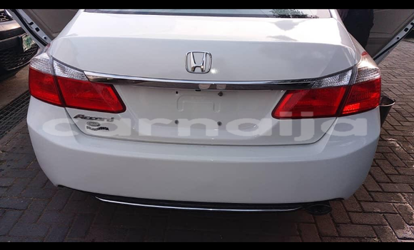 Acheter Occasion Voiture Honda Accord Blanc à Surulere, État de Lagos Acheter Occasion Voiture Honda Accord Blanc à Surulere, État de Lagos