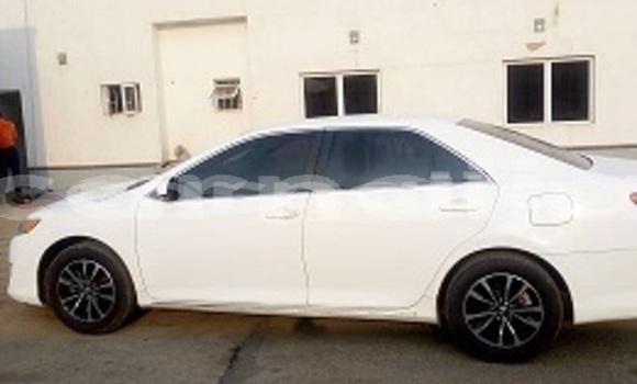 Acheter Neuf Voiture Toyota Camry Blanc à Ikeja, État de Lagos Acheter Neuf Voiture Toyota Camry Blanc à Ikeja, État de Lagos