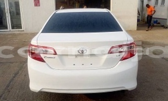 Acheter Neuf Voiture Toyota Camry Blanc à Ikeja, État de Lagos Acheter Neuf Voiture Toyota Camry Blanc à Ikeja, État de Lagos