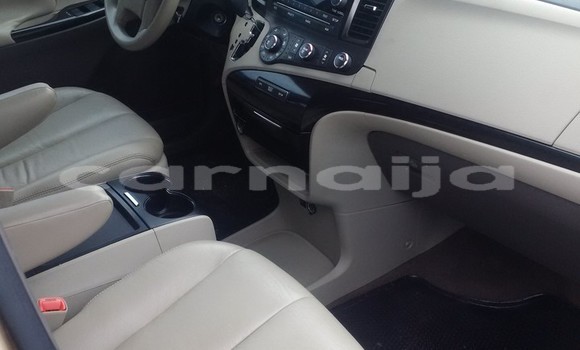 Buy New Toyota Sienna Brown Car in Abuja in Lagos State Buy New Toyota Sienna Brown Car in Abuja in Lagos State