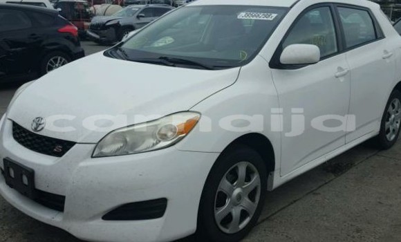 Buy New Toyota Yaris White Car in Ogwashi–Uku in Delta State Buy New Toyota Yaris White Car in Ogwashi–Uku in Delta State