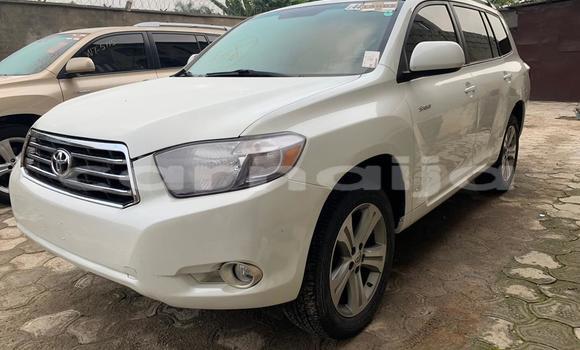 Buy New Toyota Highlander White Car in Ikeja in Lagos State Buy New Toyota Highlander White Car in Ikeja in Lagos State