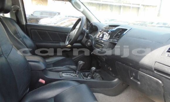 Buy New Toyota Hilux White Car in Ota in Ogun State Buy New Toyota Hilux White Car in Ota in Ogun State