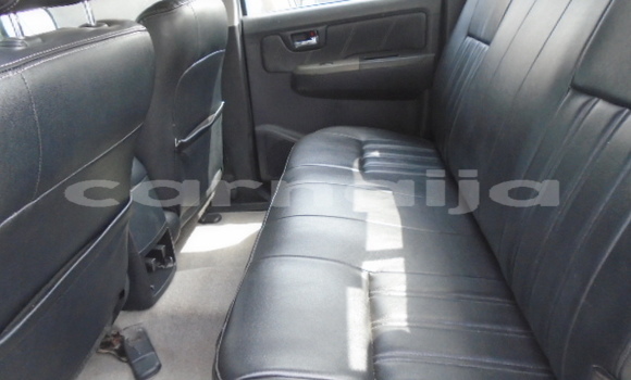 Buy New Toyota Hilux White Car in Ota in Ogun State Buy New Toyota Hilux White Car in Ota in Ogun State