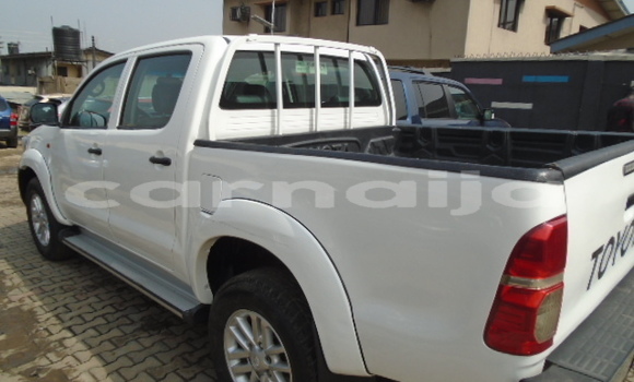 Buy New Toyota Hilux White Car in Ota in Ogun State Buy New Toyota Hilux White Car in Ota in Ogun State