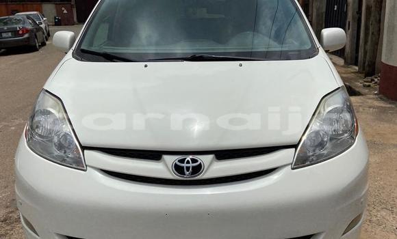 Buy New Toyota Sienna White Car in Ikeja in Lagos State Buy New Toyota Sienna White Car in Ikeja in Lagos State
