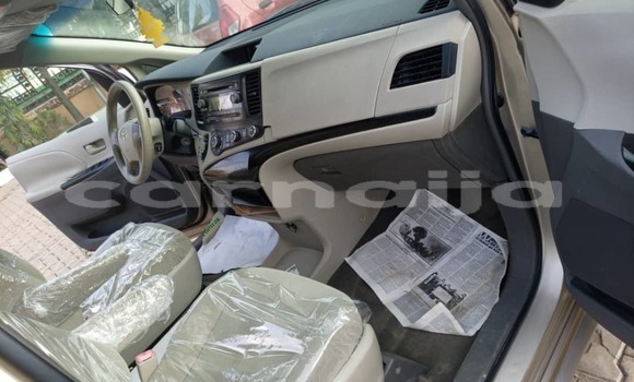 Buy New Toyota Sienna Beige Car in Ikeja in Lagos State Buy New Toyota Sienna Beige Car in Ikeja in Lagos State