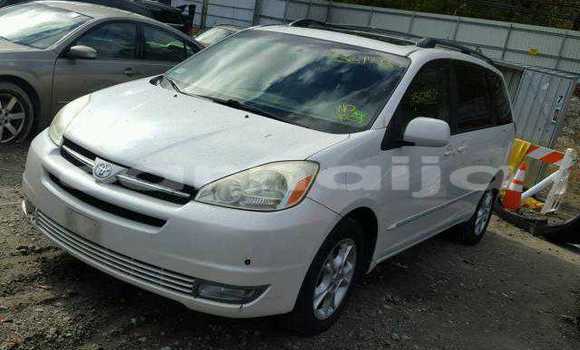 Buy New Toyota Sienna White Car in Ipokia in Ogun State Buy New Toyota Sienna White Car in Ipokia in Ogun State