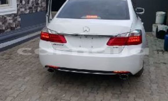 Acheter Neuf Voiture Honda Accord Blanc à Lagos, État de Lagos Acheter Neuf Voiture Honda Accord Blanc à Lagos, État de Lagos