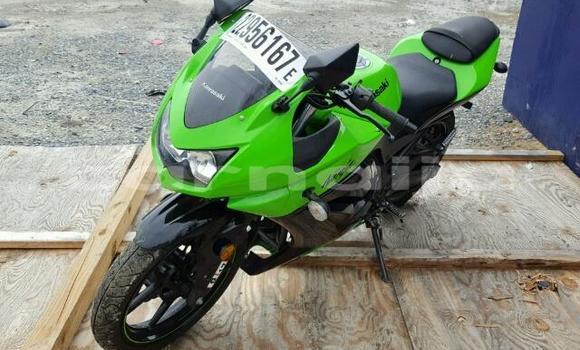 Acheter Import Moto Kawasaki KDX Vert à Daura, Katsina Acheter Import Moto Kawasaki KDX Vert à Daura, Katsina
