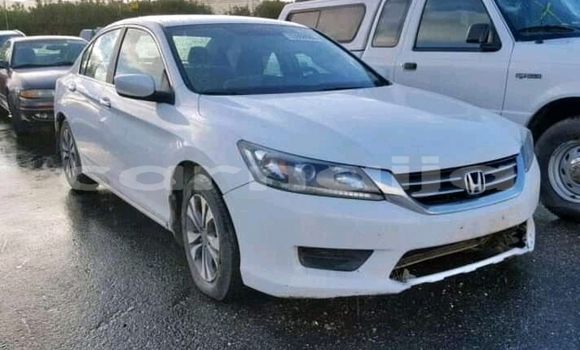 Buy Import Honda Accord White Car in Lagos in Lagos State Buy Import Honda Accord White Car in Lagos in Lagos State