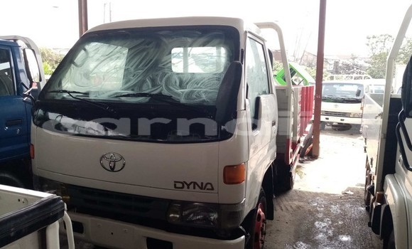 Acheter Import Voiture Toyota Dyna Blanc à Lagos, État de Lagos Acheter Import Voiture Toyota Dyna Blanc à Lagos, État de Lagos