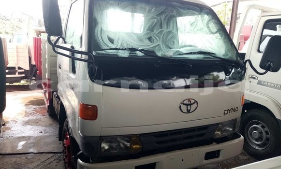 Acheter Import Voiture Toyota Dyna Blanc à Lagos, État de Lagos Acheter Import Voiture Toyota Dyna Blanc à Lagos, État de Lagos