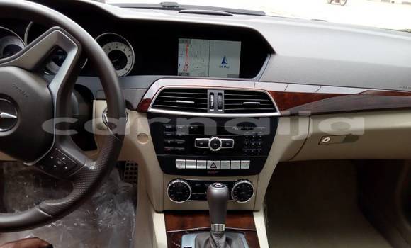 Acheter Neuf Voiture Mercedes-Benz C–Class Blanc à Ikeja, État de Lagos Acheter Neuf Voiture Mercedes-Benz C–Class Blanc à Ikeja, État de Lagos