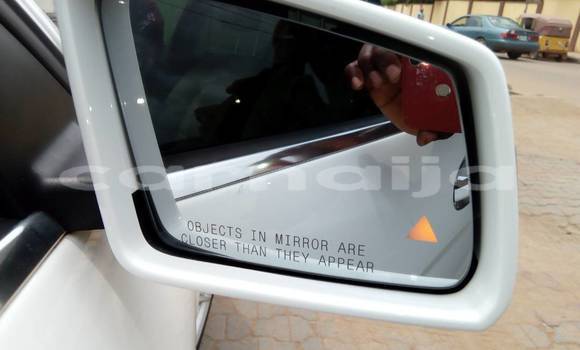 Acheter Neuf Voiture Mercedes-Benz C–Class Blanc à Ikeja, État de Lagos Acheter Neuf Voiture Mercedes-Benz C–Class Blanc à Ikeja, État de Lagos