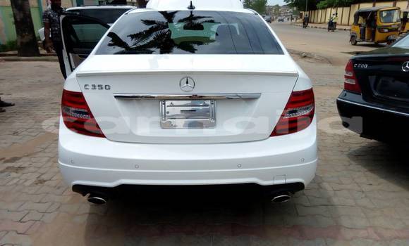 Acheter Neuf Voiture Mercedes-Benz C–Class Blanc à Ikeja, État de Lagos Acheter Neuf Voiture Mercedes-Benz C–Class Blanc à Ikeja, État de Lagos