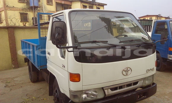 Acheter Neuf Voiture Toyota Dyna Bleu à Ipokia, État d'Ogun Acheter Neuf Voiture Toyota Dyna Bleu à Ipokia, État d'Ogun