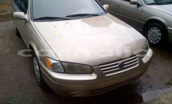 Acheter Occasion Voiture Toyota Camry Marron à Abuja, État de Lagos Acheter Occasion Voiture Toyota Camry Marron à Abuja, État de Lagos