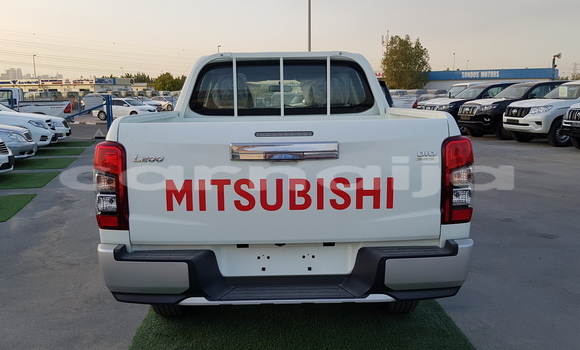 Acheter Neuf Voiture Mitsubishi L200 Blanc à Abadan, Borno Acheter Neuf Voiture Mitsubishi L200 Blanc à Abadan, Borno
