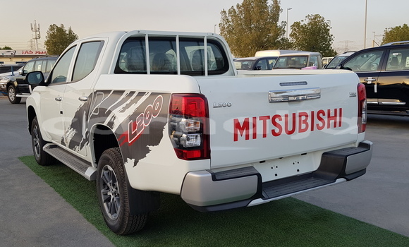 Acheter Neuf Voiture Mitsubishi L200 Blanc à Abadan, Borno Acheter Neuf Voiture Mitsubishi L200 Blanc à Abadan, Borno