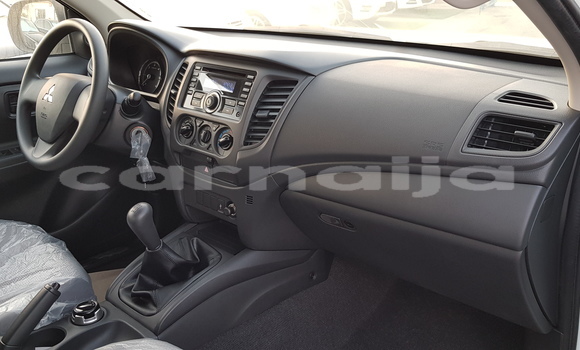 Acheter Neuf Voiture Mitsubishi L200 Blanc à Abadan, Borno Acheter Neuf Voiture Mitsubishi L200 Blanc à Abadan, Borno