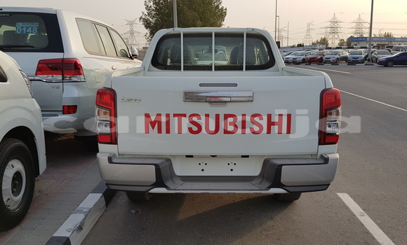 Acheter Neuf Voiture Mitsubishi L200 Blanc à Abadan, Borno Acheter Neuf Voiture Mitsubishi L200 Blanc à Abadan, Borno