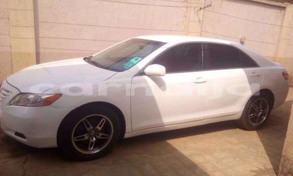 Acheter Neuf Voiture Toyota Camry Blanc à Ikeja, État de Lagos Acheter Neuf Voiture Toyota Camry Blanc à Ikeja, État de Lagos