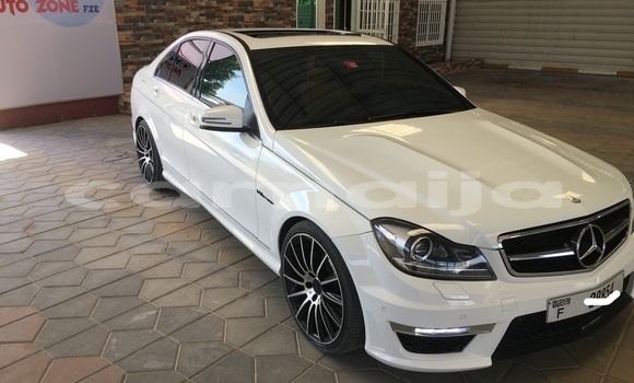 Acheter Import Voiture Mercedes-Benz C–Class Blanc à Import - Dubai, État d'Abia