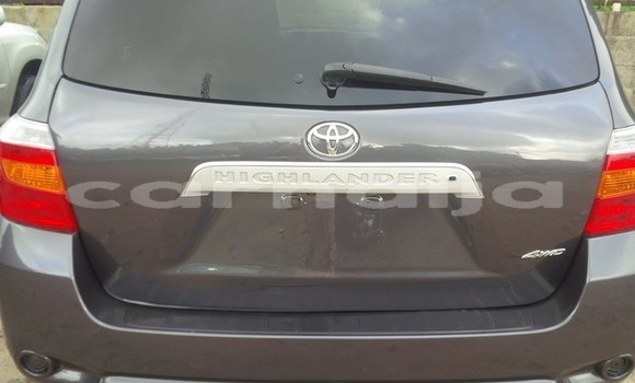 Buy New Toyota Highlander Beige Car in Ipokia in Ogun State Buy New Toyota Highlander Beige Car in Ipokia in Ogun State