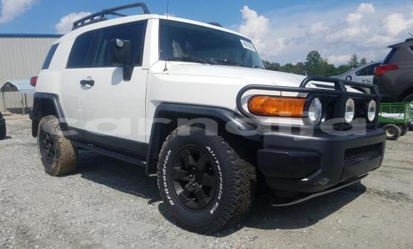 Buy New Toyota FJ Cruiser White Car in Lagos in Lagos State