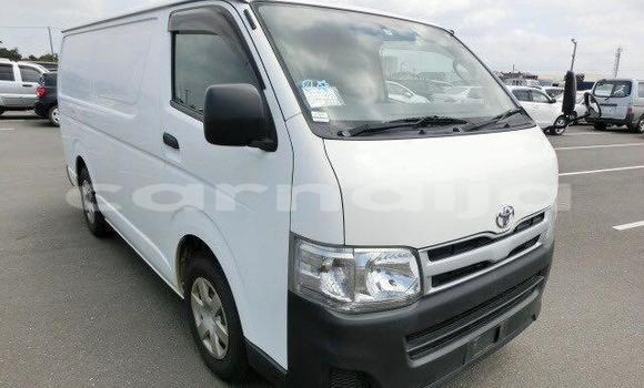 Acheter Neuf Voiture Toyota Verso Blanc à Badagry, État de Lagos Acheter Neuf Voiture Toyota Verso Blanc à Badagry, État de Lagos